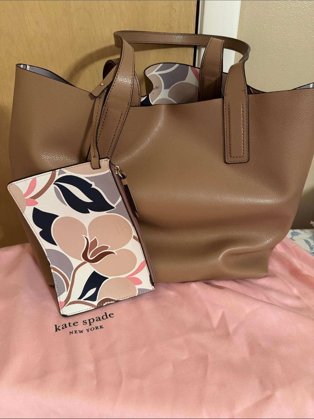 kate spade REVERSIBLE tote with black logo